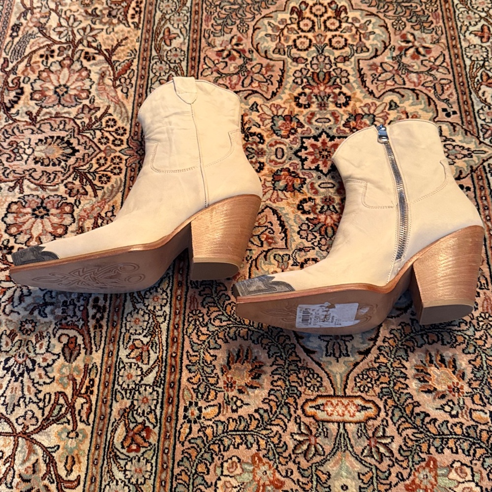 Free People Leather Western Ankle Boots with Silver Accents (size 39) - Picture 6 of 11